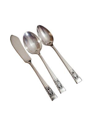 Oneida Coronation Silverplate Set Butter Knife Sugar Spoon floral vintage